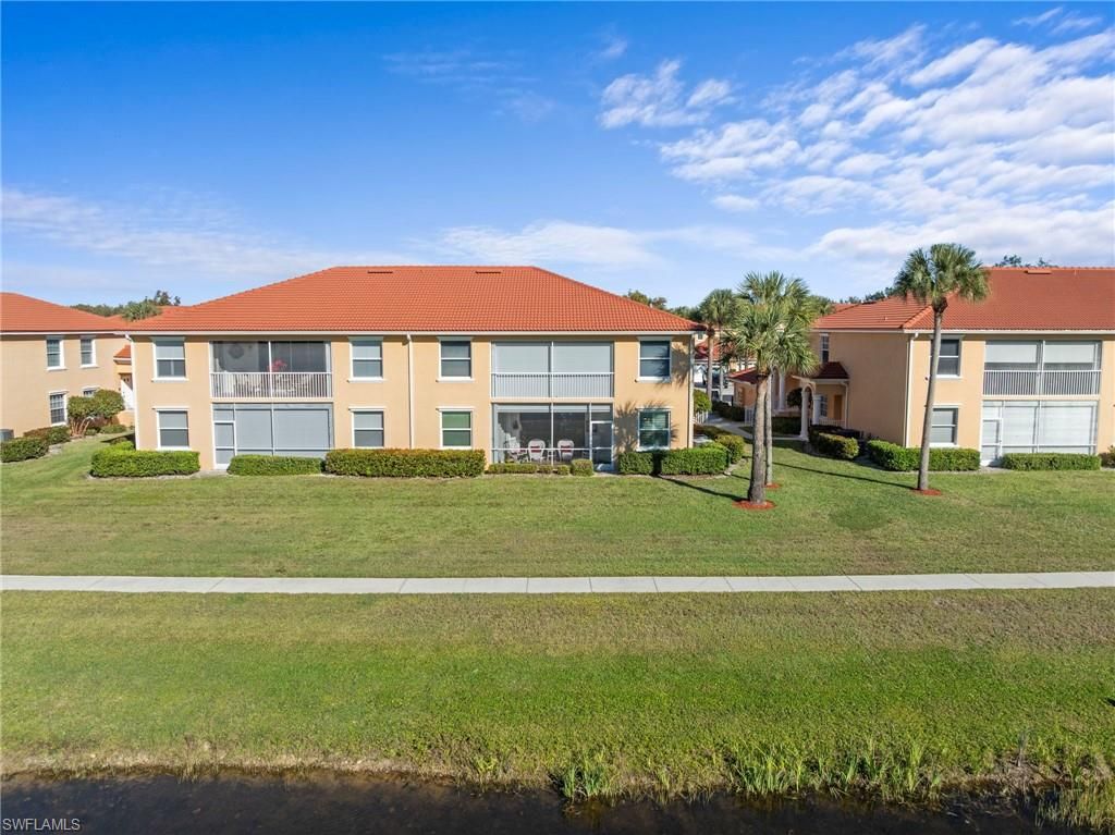 Backyard, Exterior, Facade, Ranch