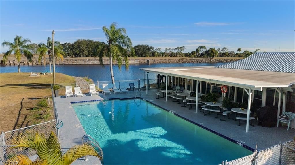 Exterior, Pool, Water