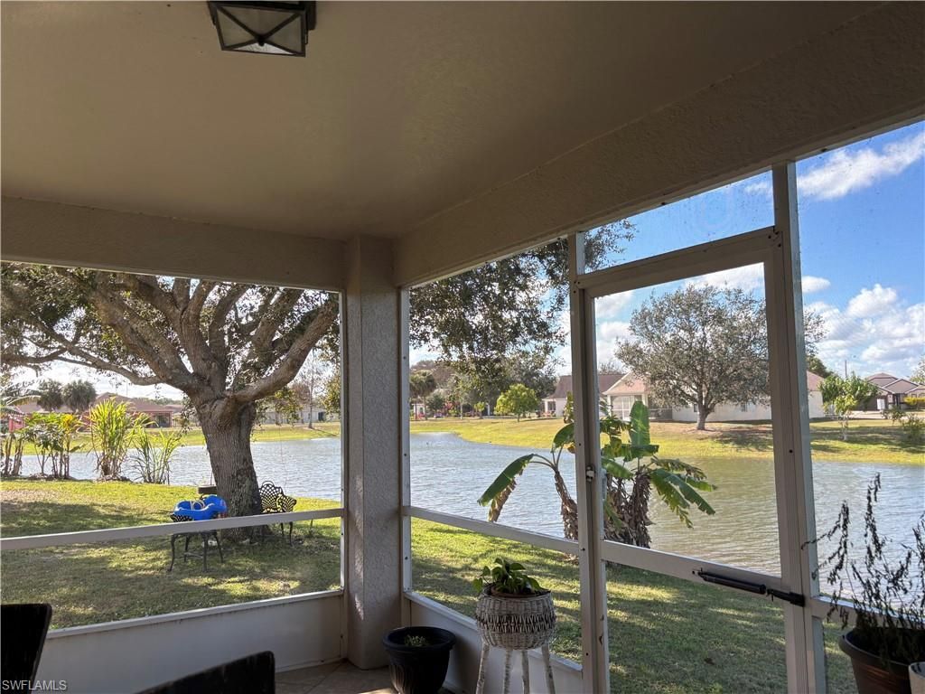 Interior, Sun Room, Water