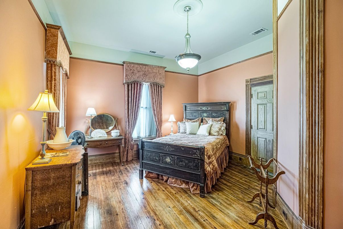 Bedroom, Interior, Pendant Lights, Wood Texture Flooring