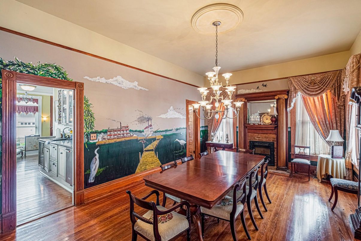 Chandelier, Dining room, Fireplace, Interior, Wood Texture Flooring