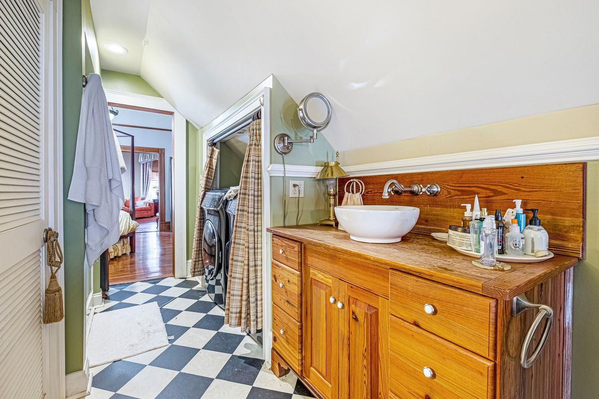 Bathroom, Interior, Recessed Lighting, Wood Texture Flooring
