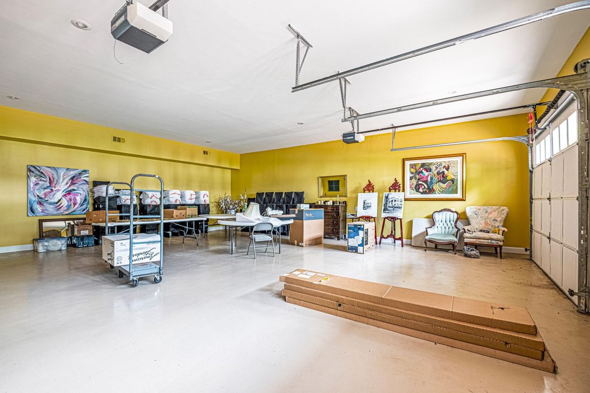Garage, Interior