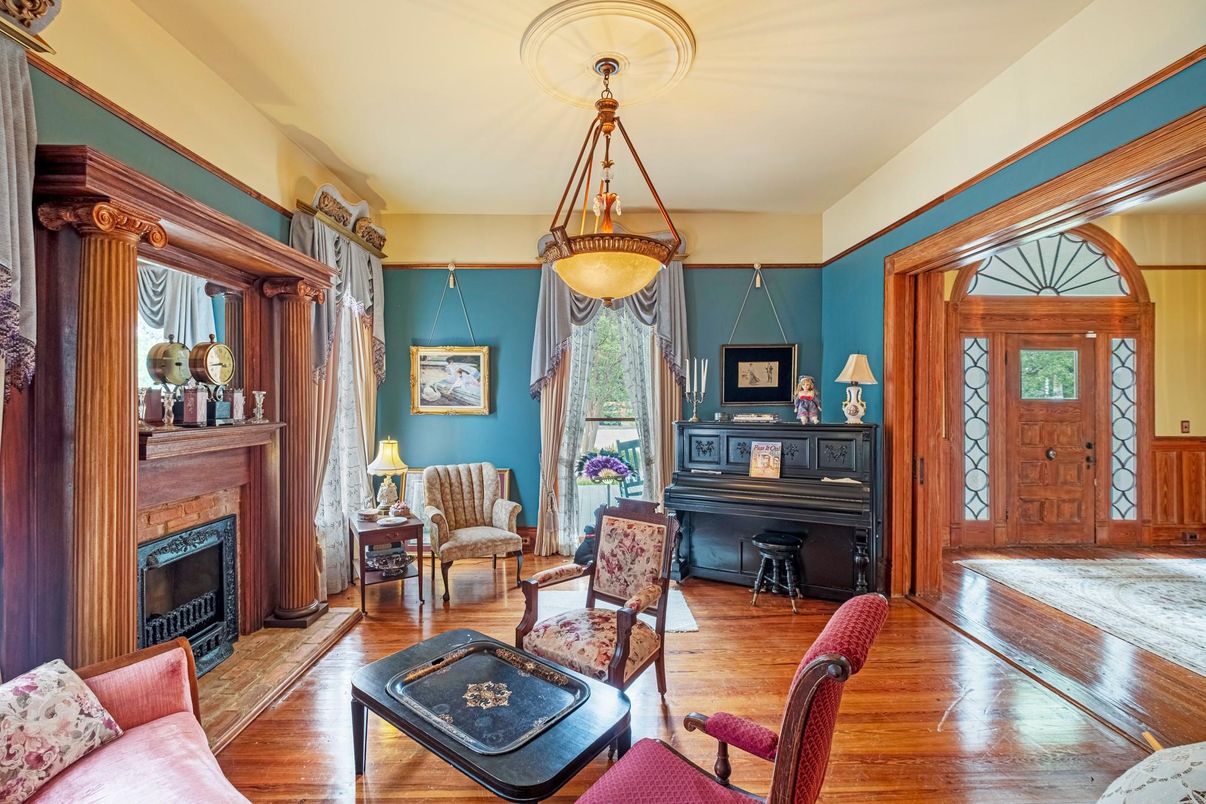 Fireplace, Interior, Pendant Lights, Piano, Wood Texture Flooring