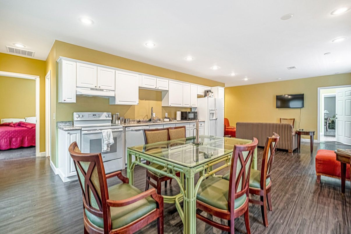Dining room, Interior, Kitchen, Recessed Lighting, Wood Texture Flooring