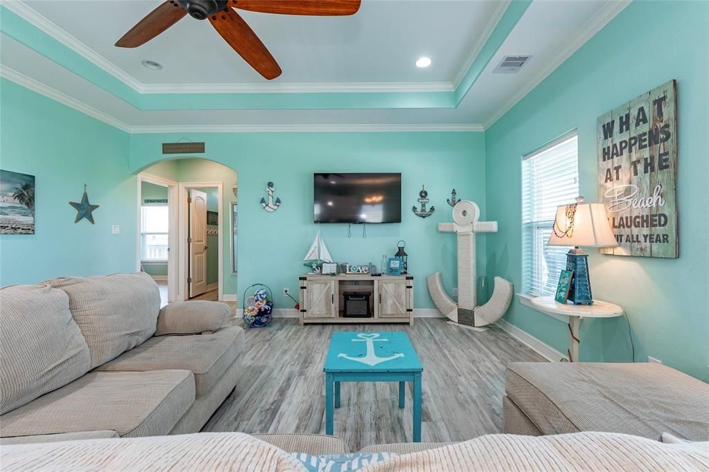 Interior, Living room, Recessed Lighting, Wood Texture Flooring
