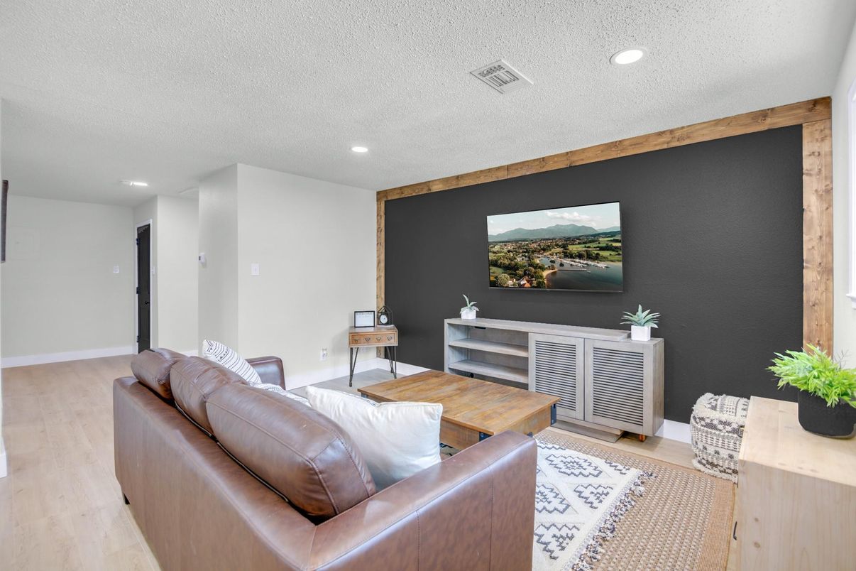 Interior, Living room, Recessed Lighting, Wood Texture Flooring