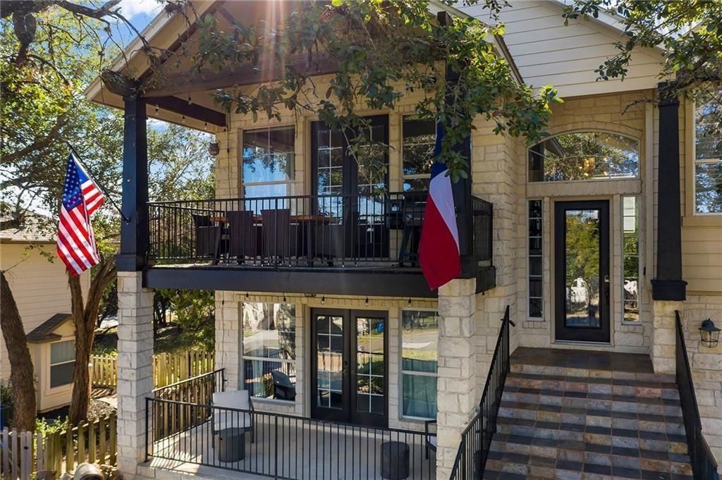 Exterior, Facade, None