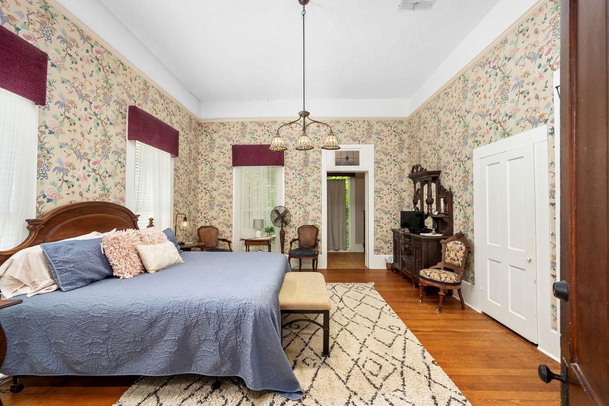 Bedroom, Interior, Pendant Lights, Wood Texture Flooring