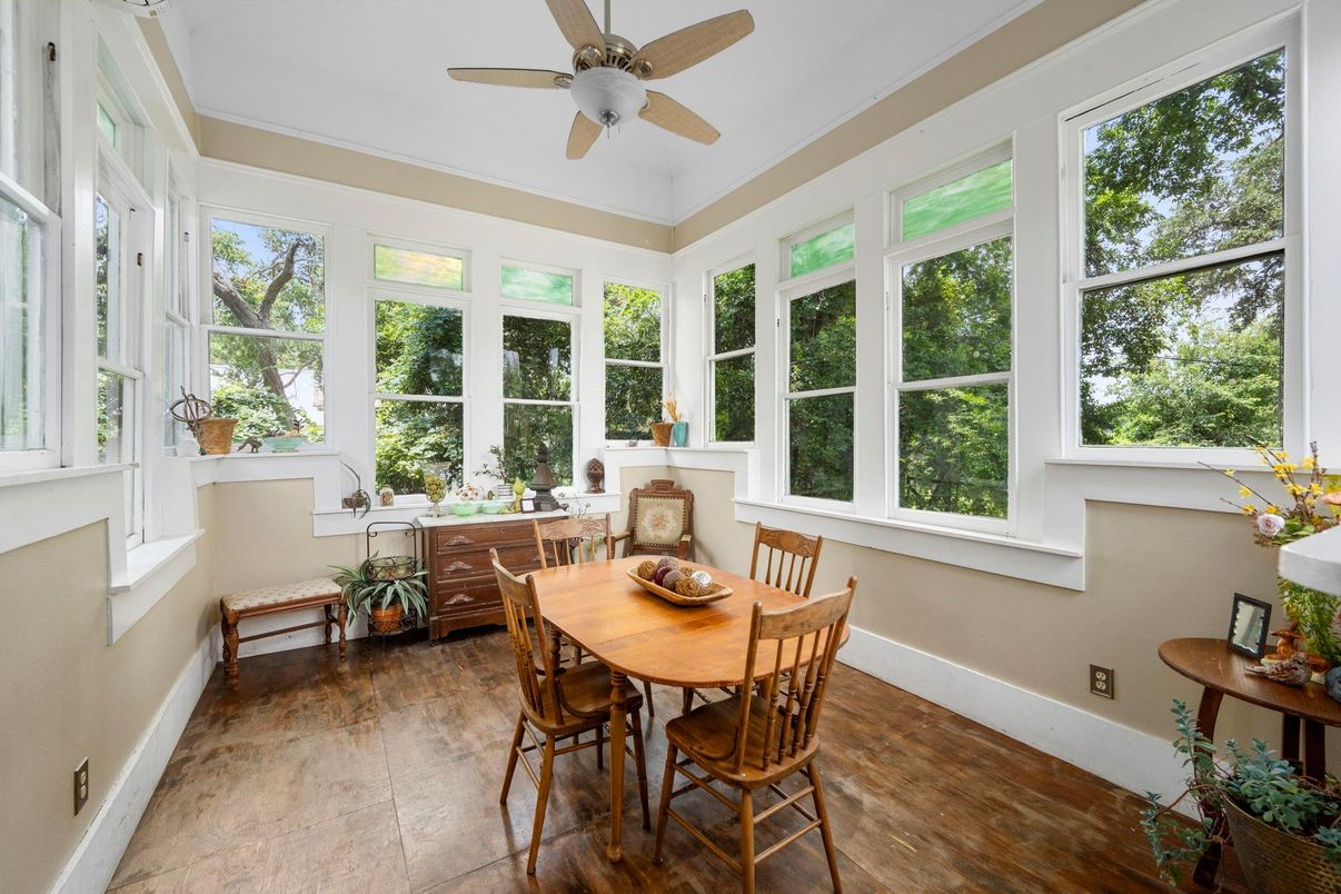 Dining room, Interior, Sun Room, Wood Texture Flooring