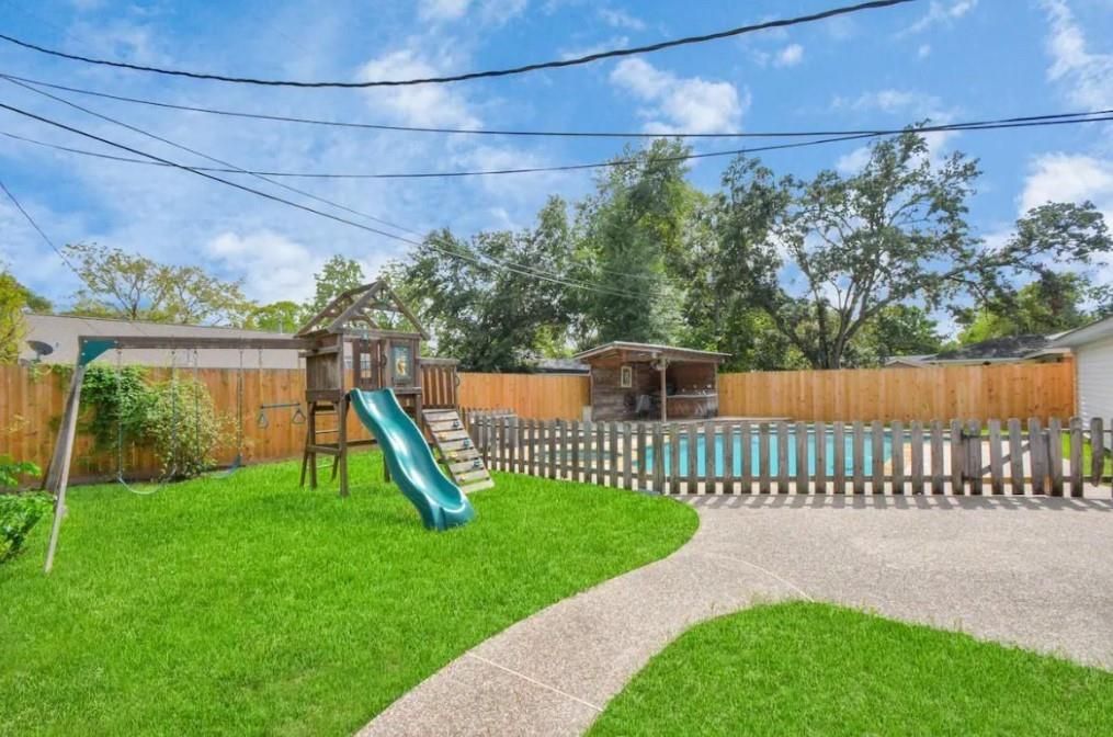 Backyard, Exterior, Playground