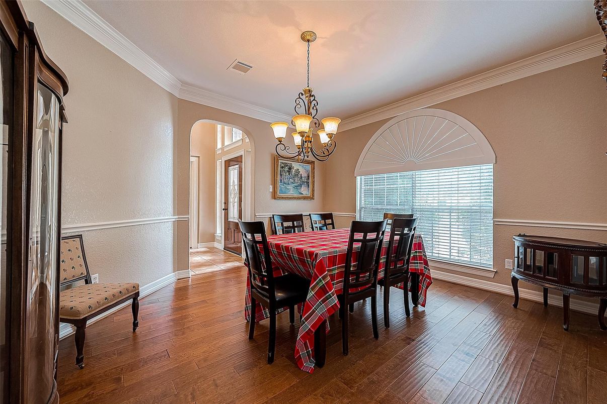 Chandelier, Dining room, Interior, Wood Texture Flooring