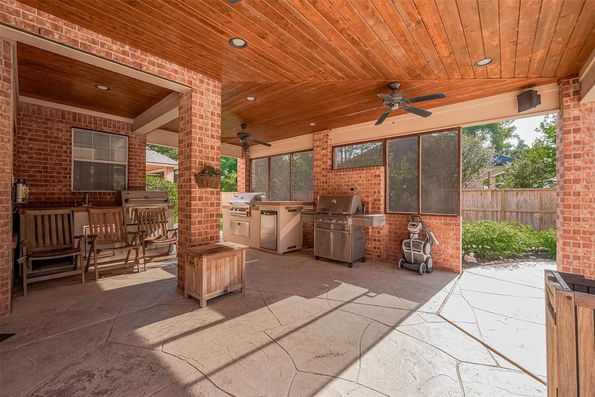Exterior, Outdoor Kitchen