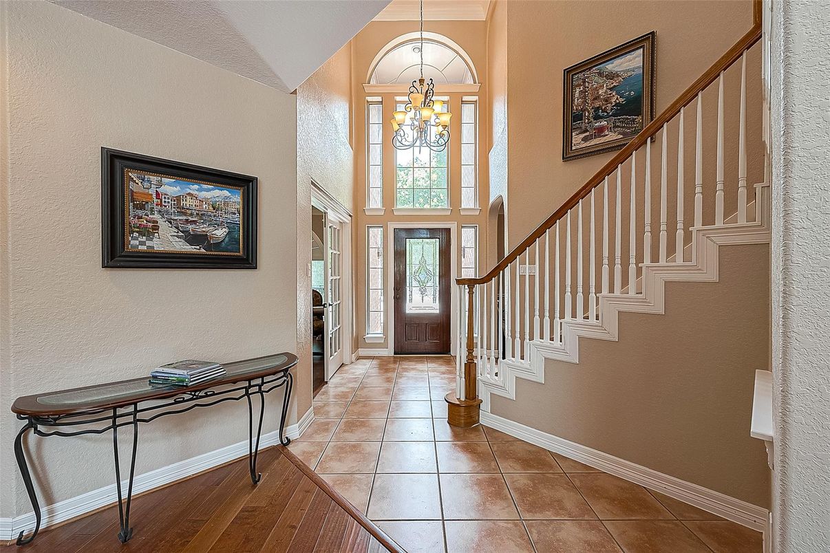 Chandelier, Interior, Wood Texture Flooring
