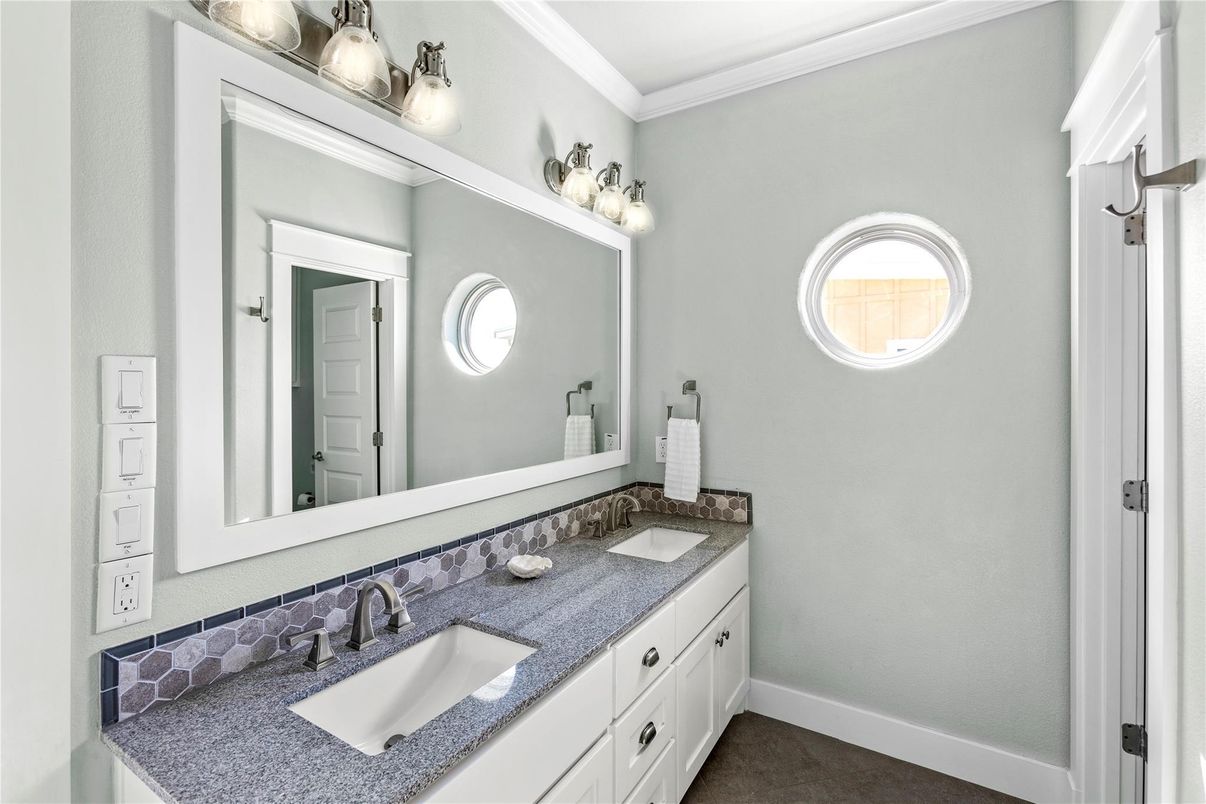 Bathroom, Dual Sink Vanities, Interior