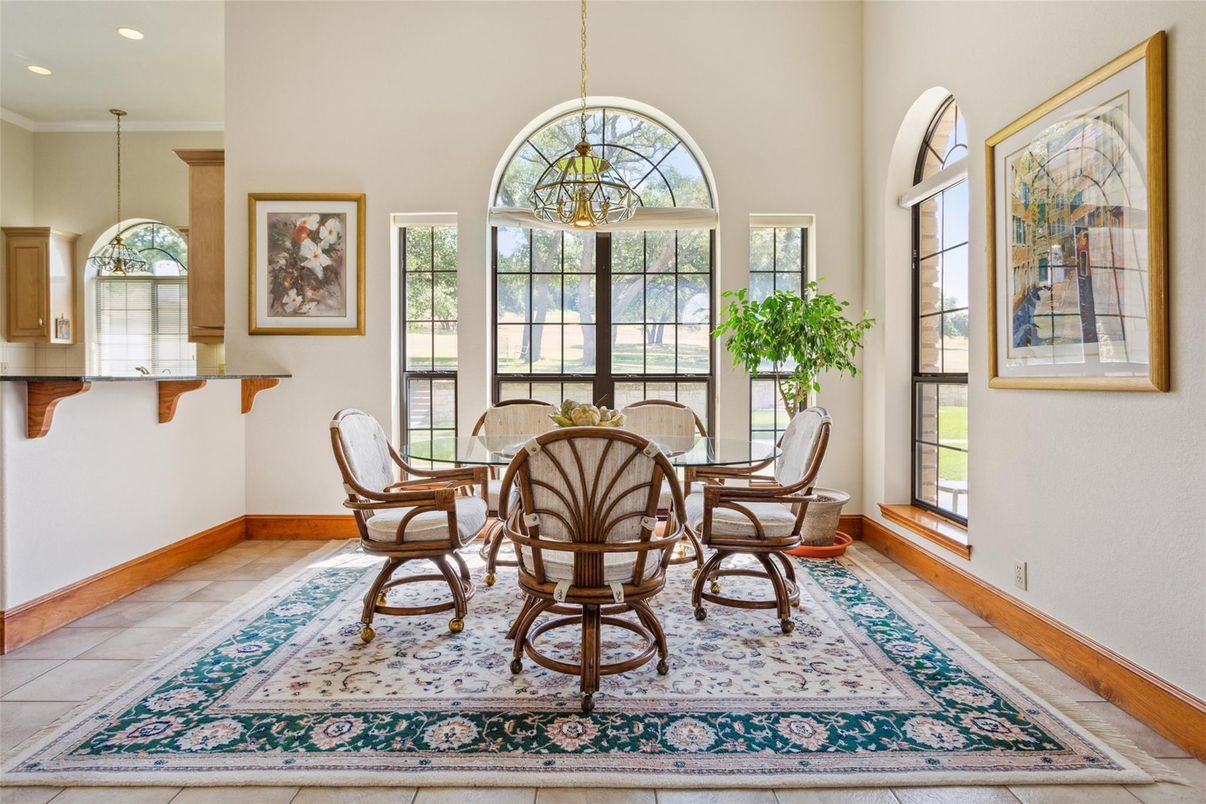 Dining room, Interior, Pendant Lights, Recessed Lighting