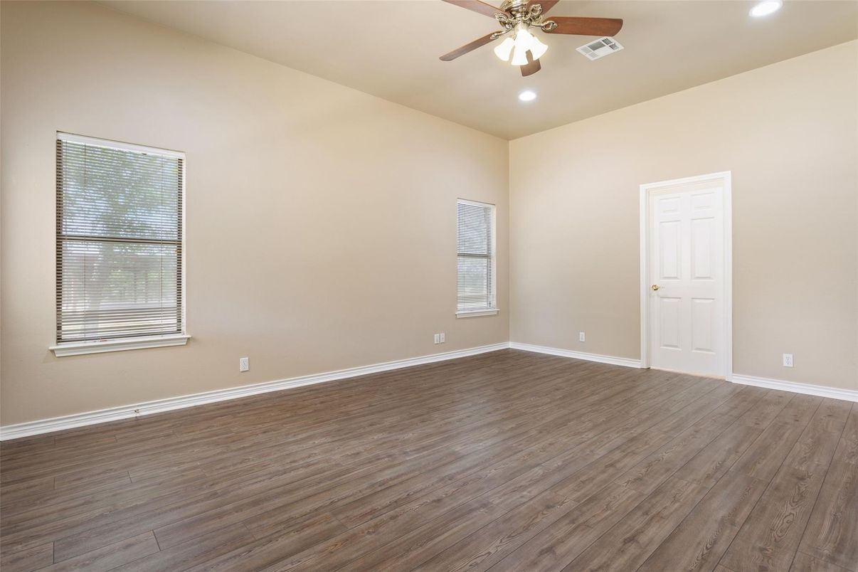 Empty room, Interior, Recessed Lighting, Wood Texture Flooring