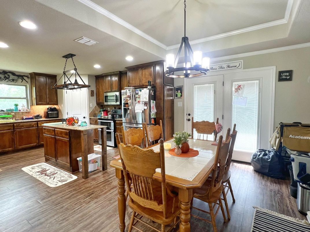 Dining room, Interior, Kitchen, Pendant Lights, Recessed Lighting, Wood Texture Flooring