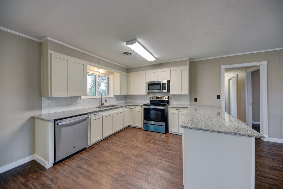 Interior, Kitchen, Stainless Steel Appliances, Wood Texture Flooring