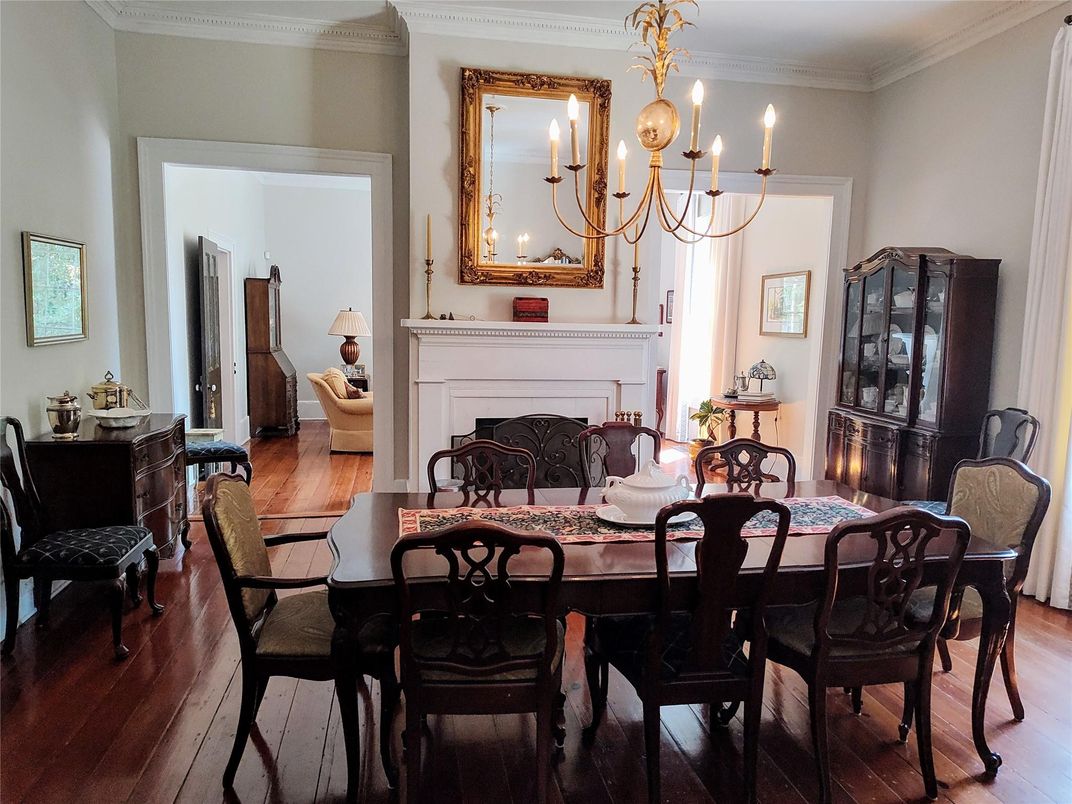 Chandelier, Dining room, Fireplace, Interior, Wood Texture Flooring