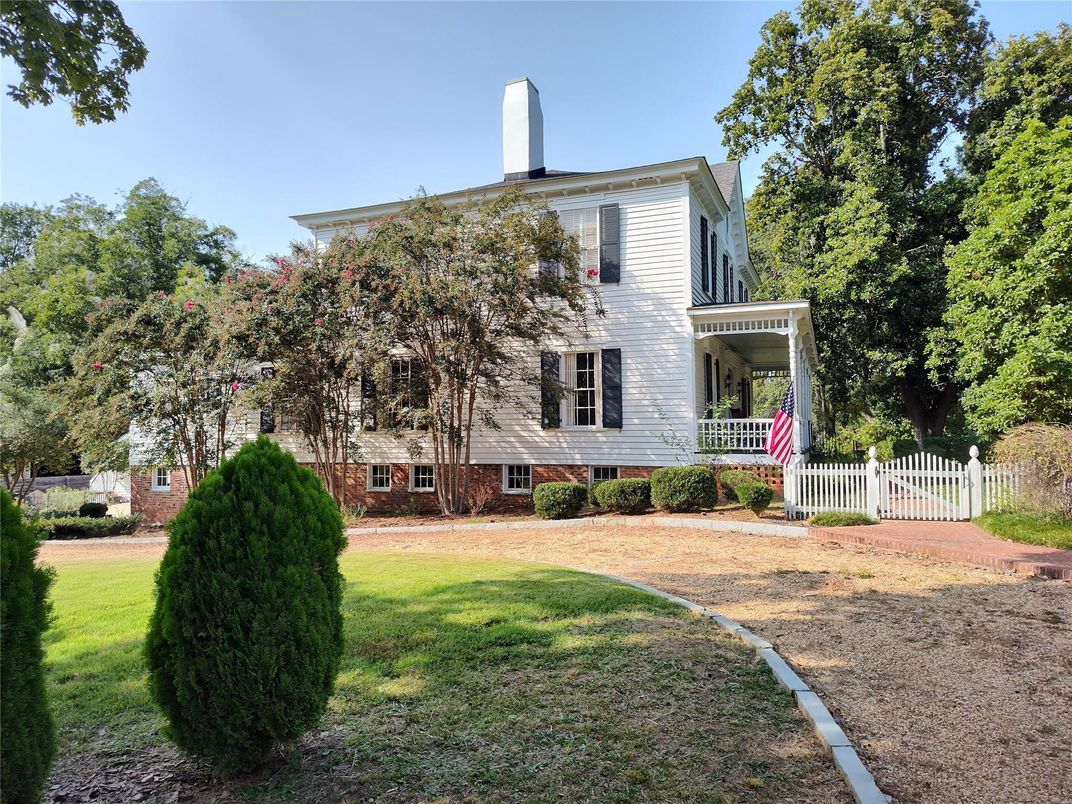 Backyard, Exterior, Facade, Georgian