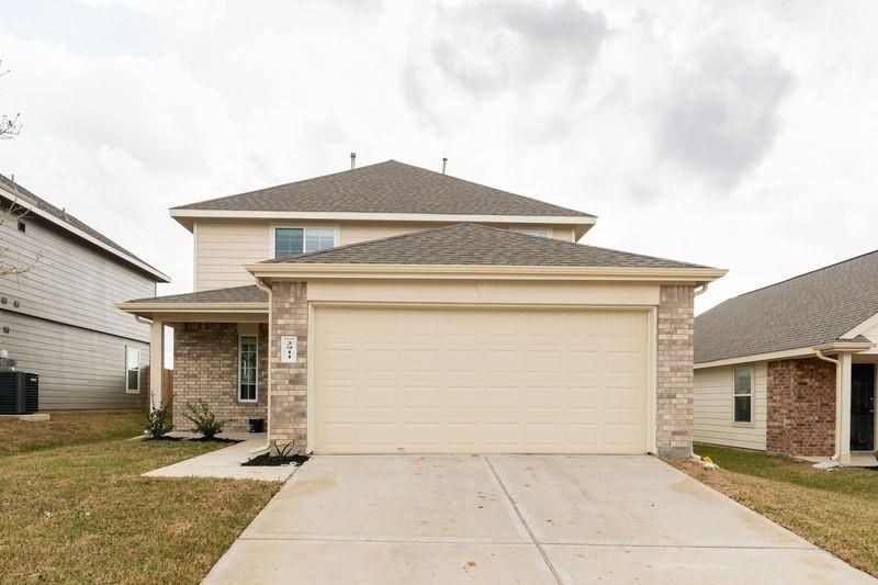 Attached, Exterior, Facade, Brick Facade, American Craftsman
