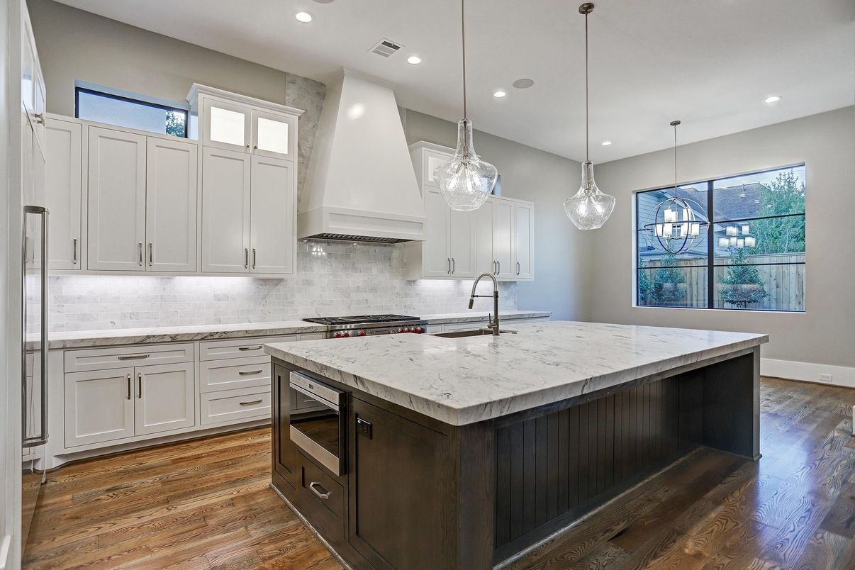 Interior, Kitchen, Pendant Lights, Recessed Lighting, Wood Texture Flooring