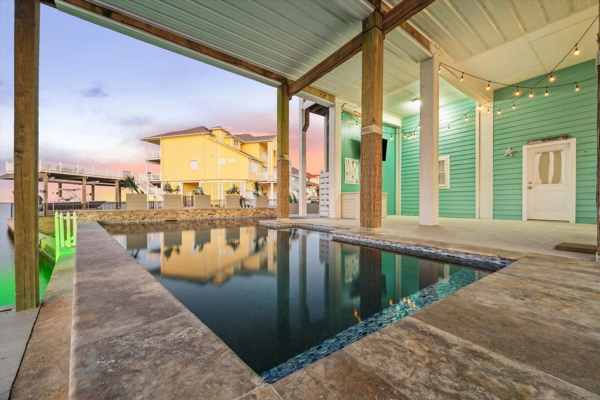 Exterior, Pool, Water
