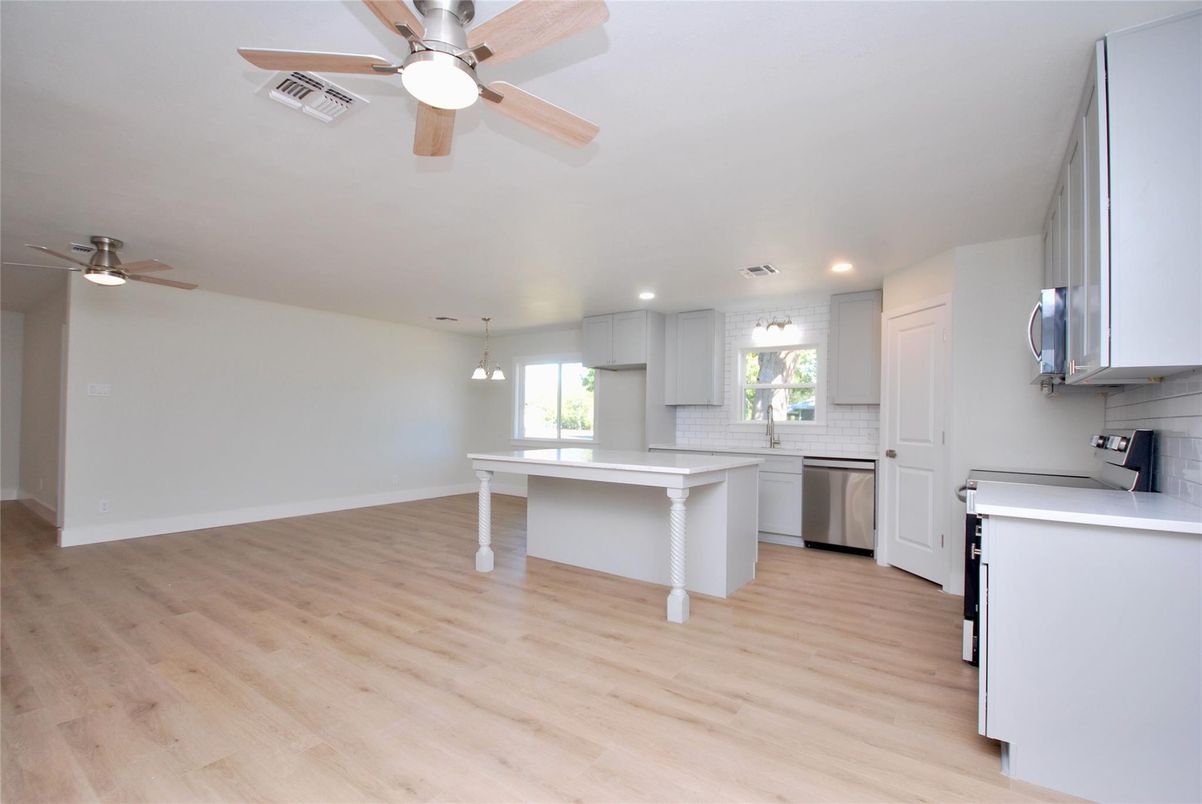 Interior, Kitchen, Pendant Lights, Recessed Lighting, Wood Texture Flooring