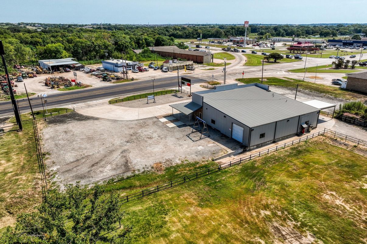 Exterior, Drone