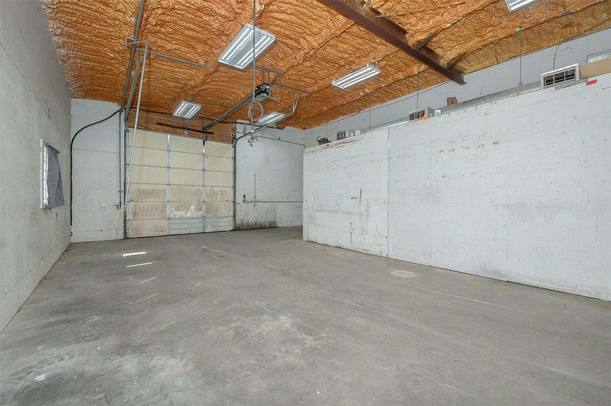 Garage, Interior