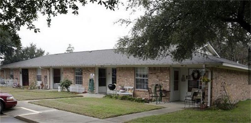 Exterior, Facade, Brick Facade, Ranch
