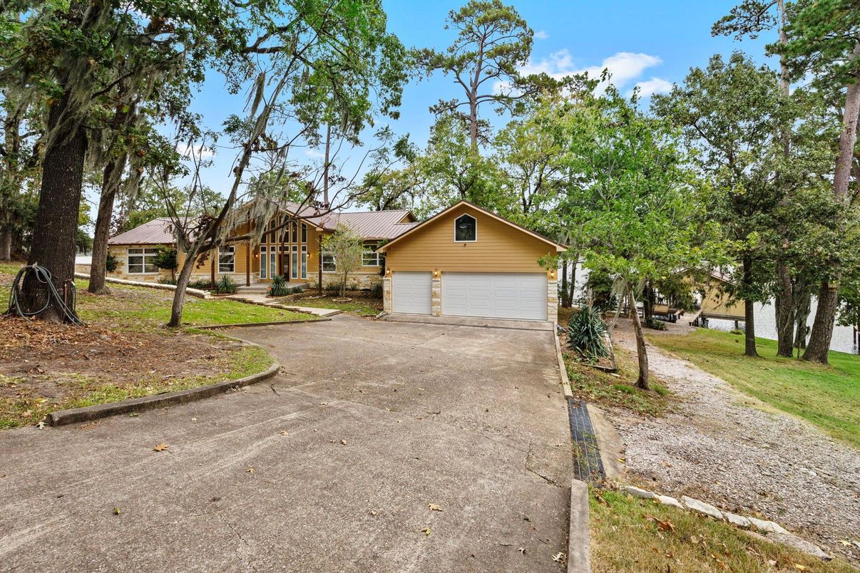 Backyard, Detached Garage, Exterior