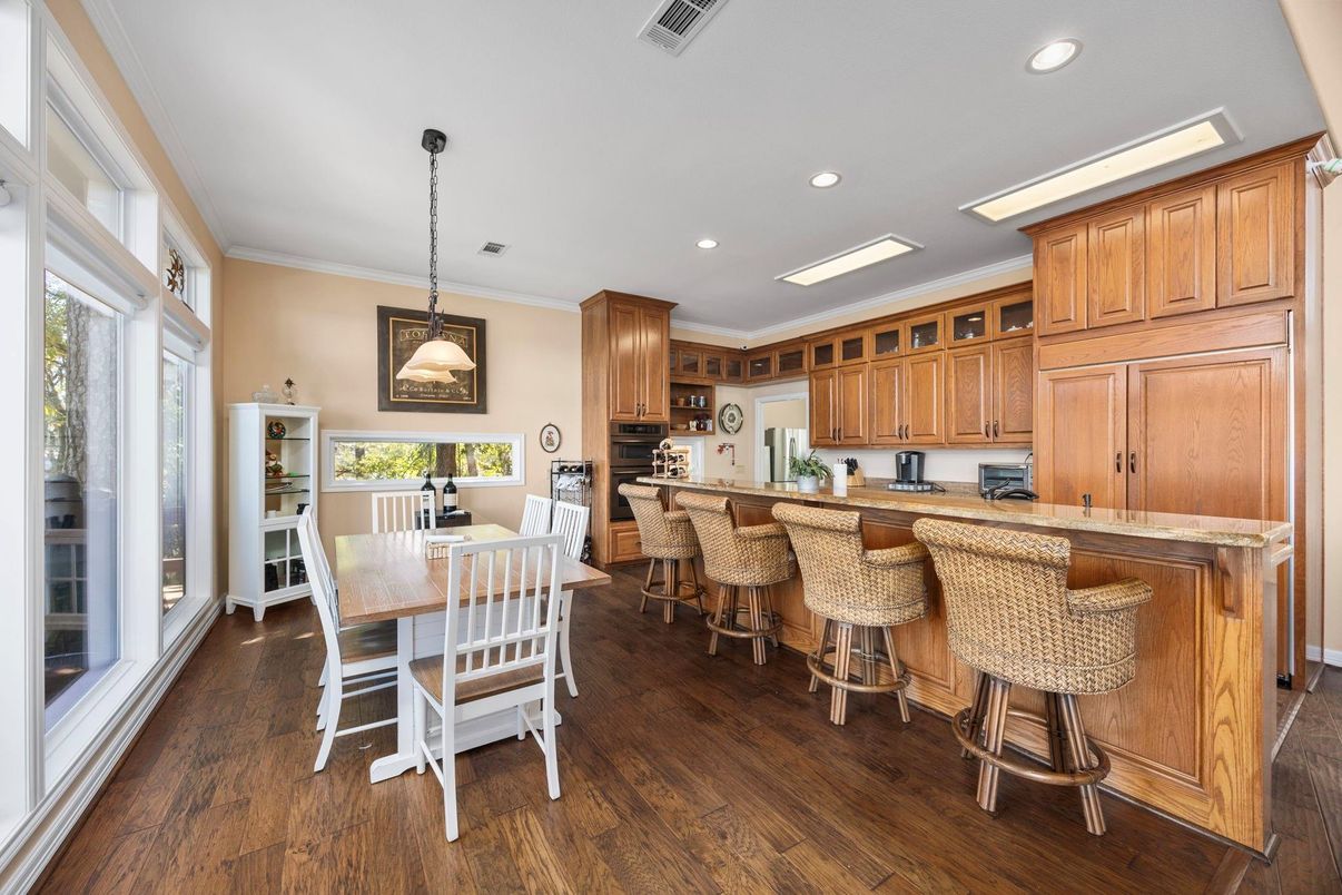 Dining room, Interior, Kitchen, Pendant Lights, Recessed Lighting, Wood Texture Flooring