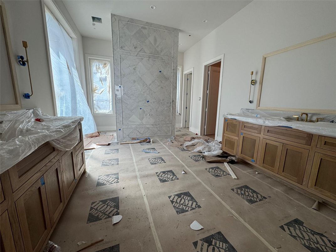 Bathroom, Interior, Marble Walls, Recessed Lighting