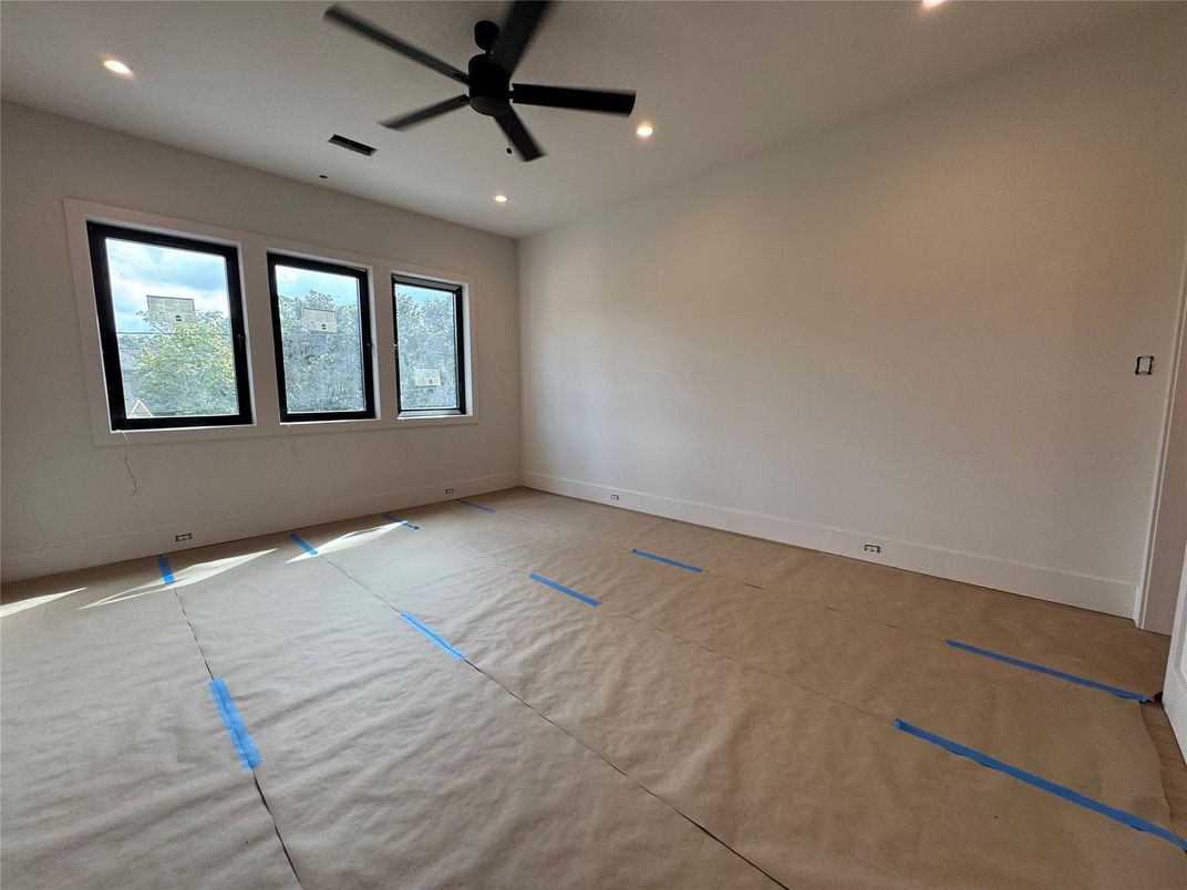 Empty room, Interior, Recessed Lighting