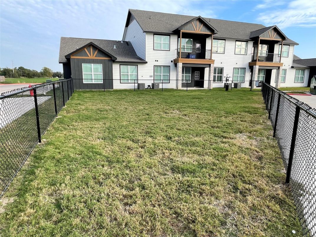 Backyard, Exterior, Facade, Farmhouse