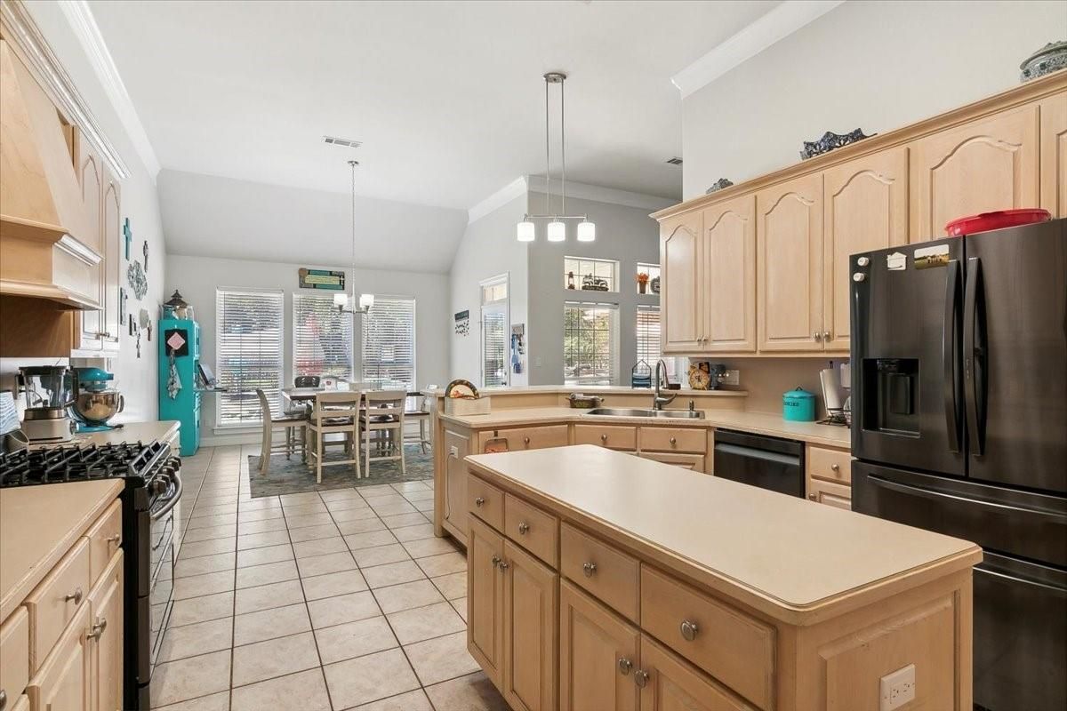 Chandelier, Dining room, Interior, Kitchen, Pendant Lights