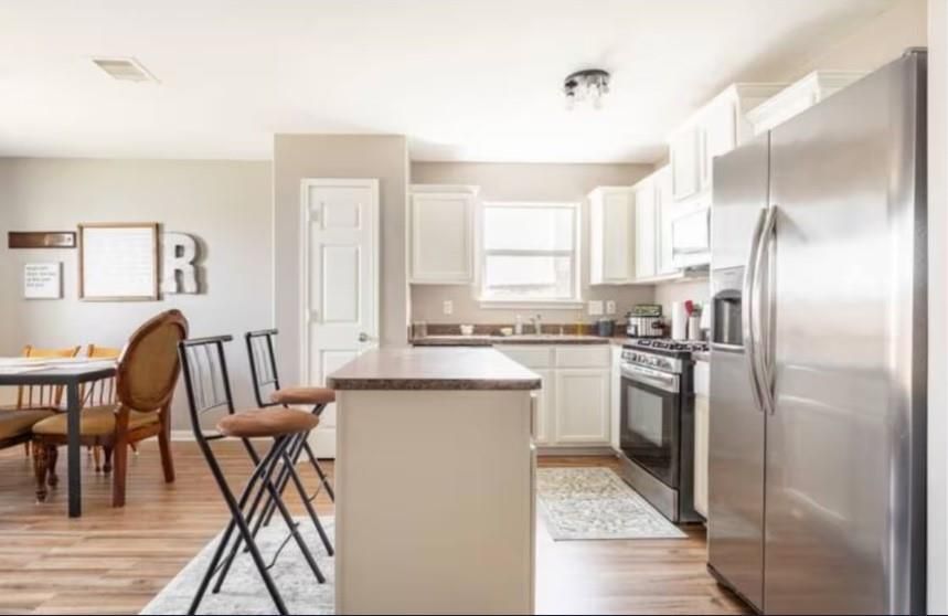 Dining room, Interior, Kitchen, Stainless Steel Appliances, Wood Texture Flooring