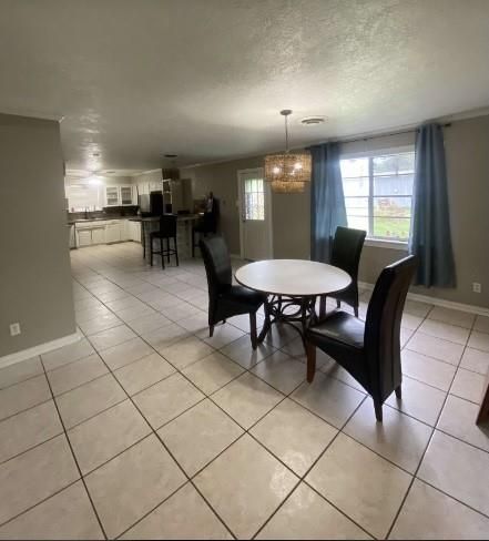 Chandelier, Dining room, Interior, Kitchen