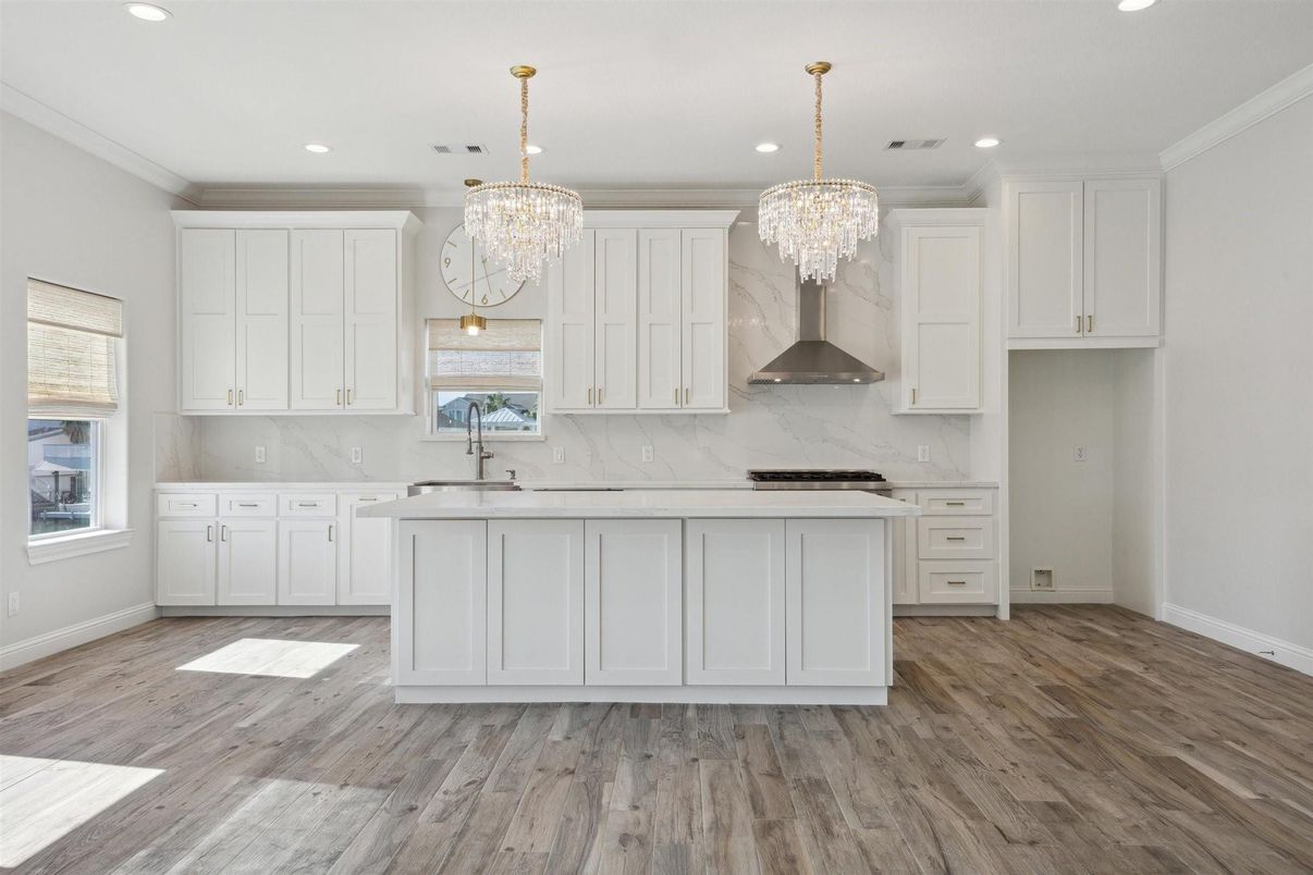 Chandelier, Interior, Kitchen, Marble Walls, Recessed Lighting, Wood Texture Flooring