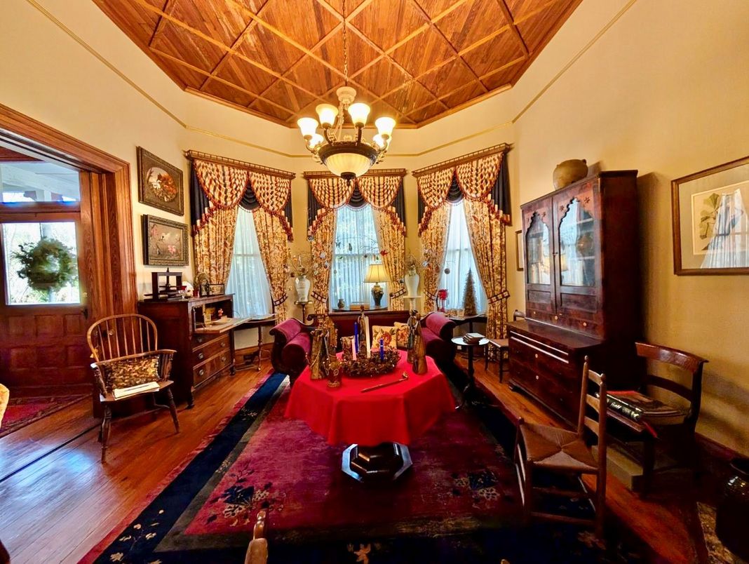 Chandelier, Interior, Wood Texture Flooring