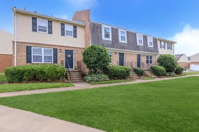 Exterior, Facade, Brick Facade, Split Level