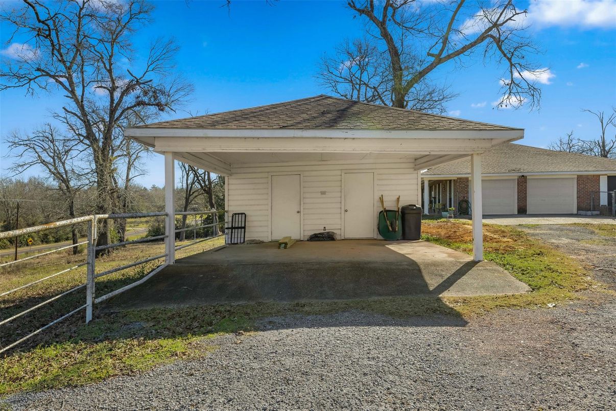 Backyard, Detached Garage, Exterior