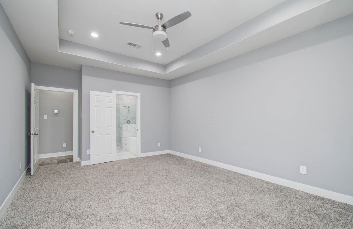 Empty room, Interior, Recessed Lighting