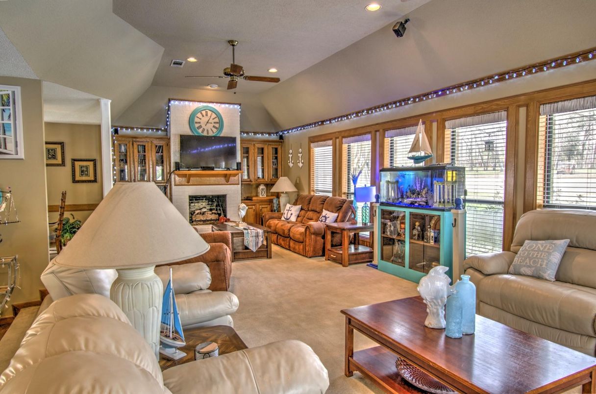 Fireplace, Interior, Living room, Recessed Lighting