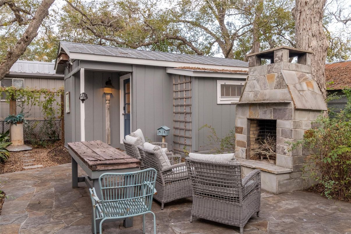 Exterior, Fireplace