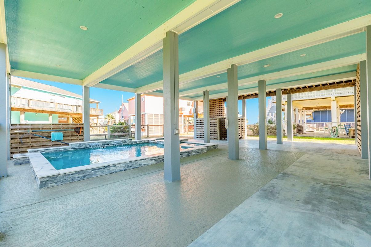 Interior, Pool, Recessed Lighting