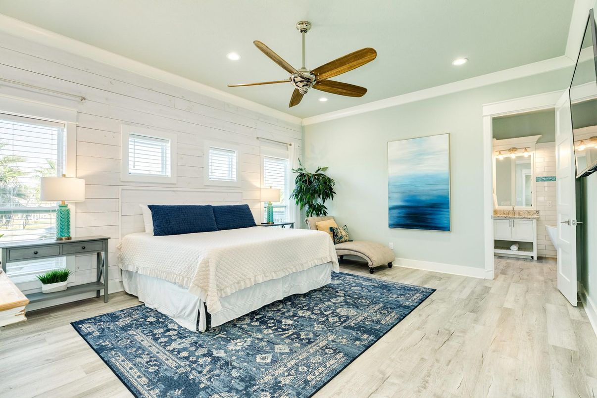 Bathroom, Bedroom, Interior, Recessed Lighting, Wood Texture Flooring