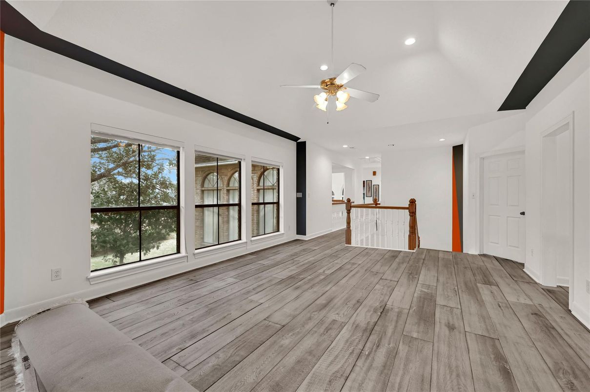 Empty room, Interior, Recessed Lighting, Wood Texture Flooring